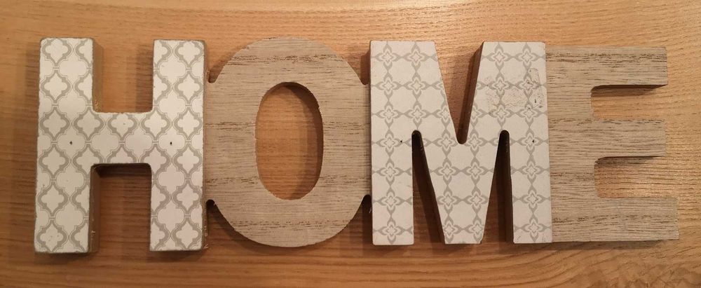 Decoratiune cu mesaj HOME