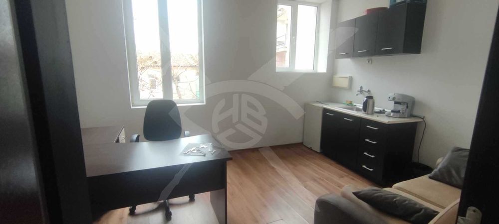 Дава се под наем Офис в Варна, Център - 127 кв.м за 1200 € - Снимка #3