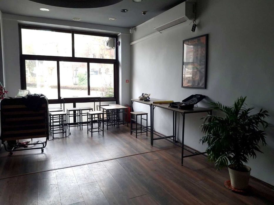 Дава се под наем Магазин в Бургас, Център - 63 кв.м за 1346.4 € - Снимка #3