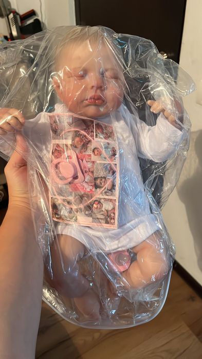 Papusa Reborn bebelus realist cu corp silicon sau textil