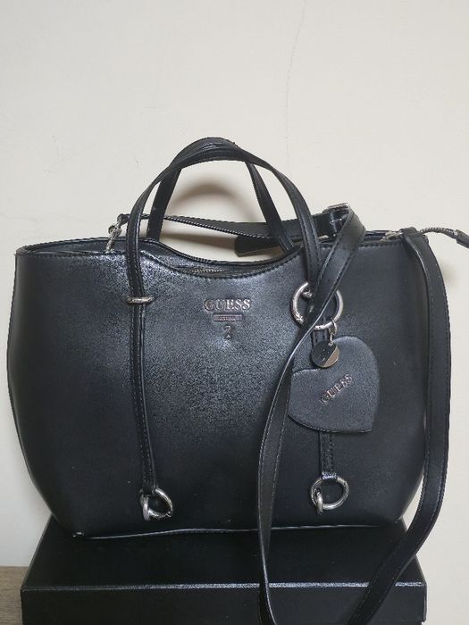 Guess оригинална дамска чанта