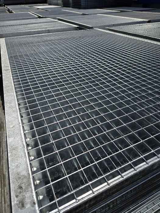 Grătare zincate grilaje rigole pardoseli industriale si trepte