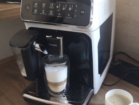 Expresor Philips model 3200 espressor automat cu sistem de lapte Latte
