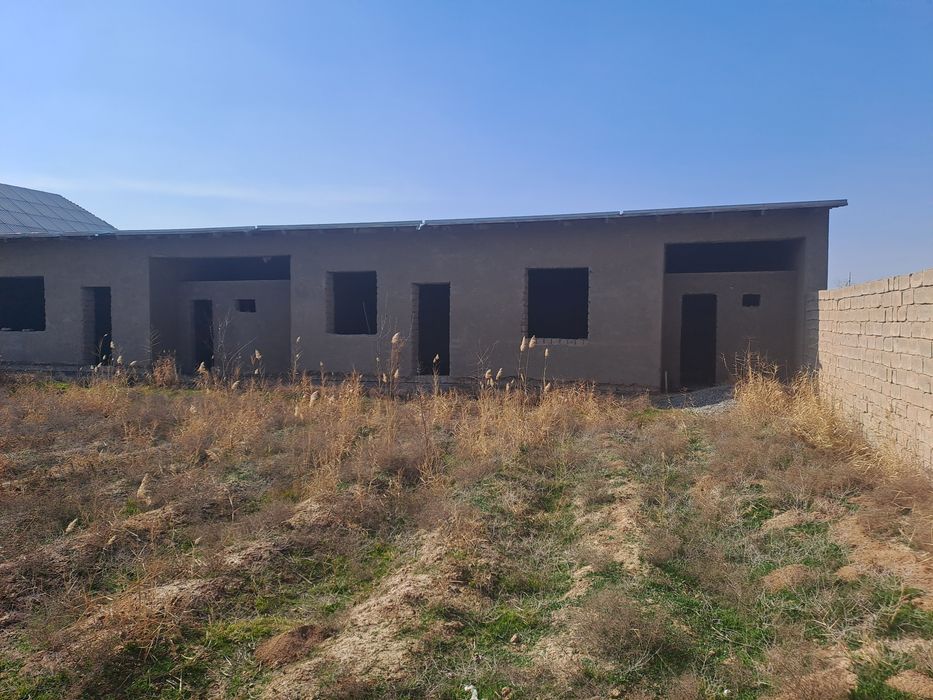 Ховли жой сотилади