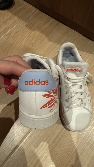 Кроссовки adidas moana