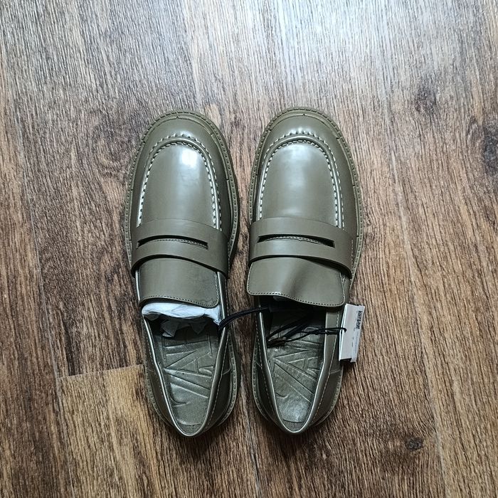 Продам туфли, лоферы