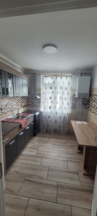 Dau in chirie un spartament cu 2 camere in precista renovat total  300€ pe luna