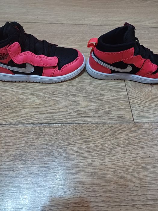 Маратонки Nike air Jordan