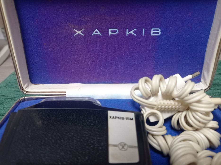 Aparat electric de barbierit Kharkiv-15M, fabricat in URSS în anii 70.