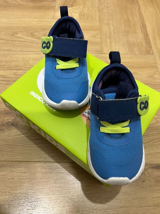 Детские кроссовки