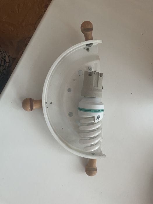 Продаю настенный светильник
