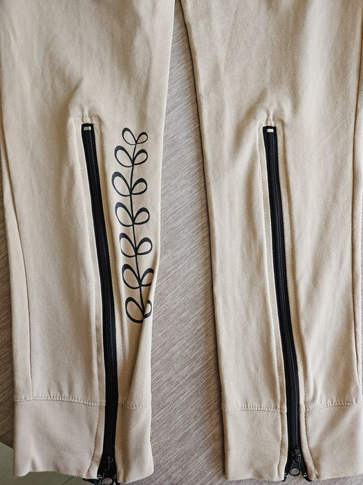 Дамски комплект суичър и клин