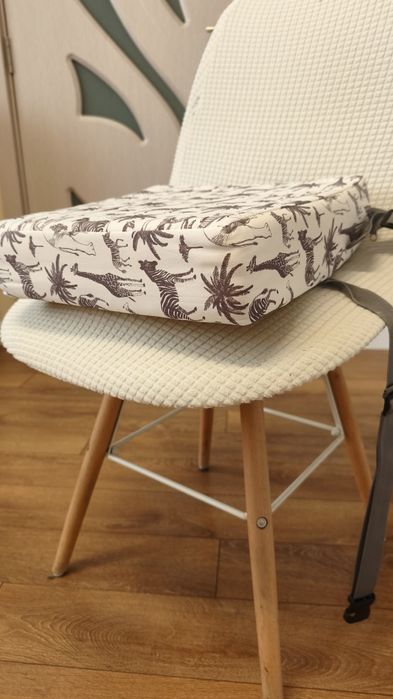 Повдигаща седалка за дете за хранене