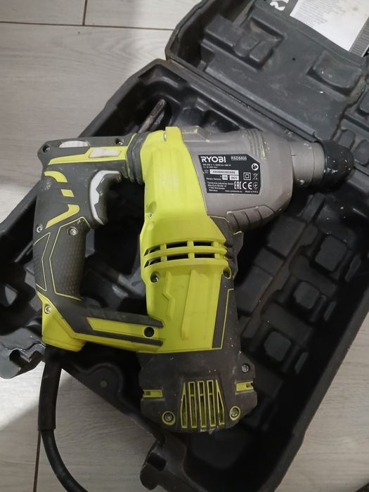 Vând rotopercutor Rioby