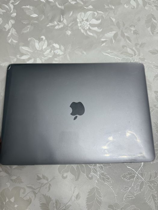 Macbook air13 б/у в идеальном состояний