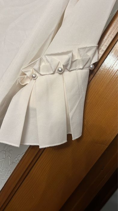 Bluza eleganta cu perle de dama