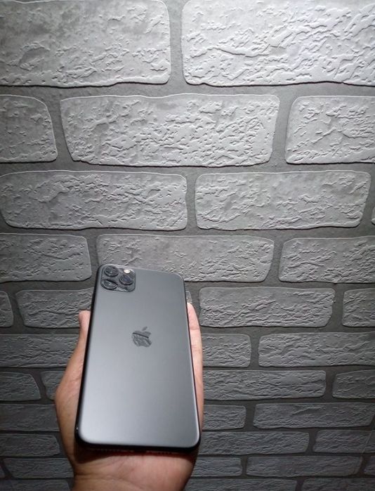 iPhone 11pro max 256gb  LL/A American