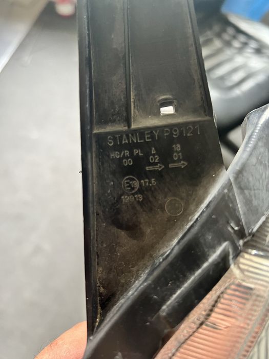 Far stanga Suzuki Swift an 2011-2017