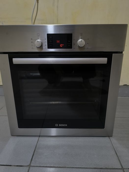 Продам рабочую духовку Bosch