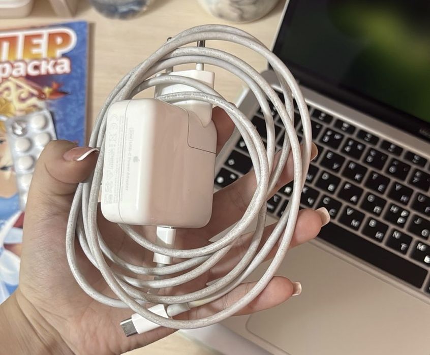 Macbook 2020 m1 space gray