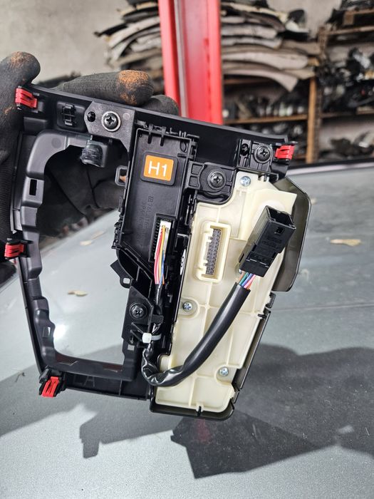 Конзола за Toyota Rav 4 2023г