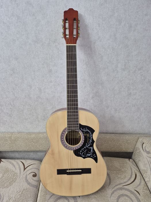 Гитара новая классическая