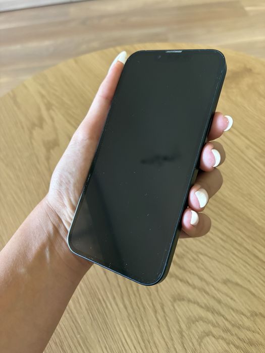 Iphone 13, 128GB, черен