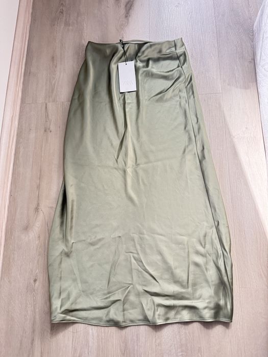 ZARA XS сатенена зелена пола
