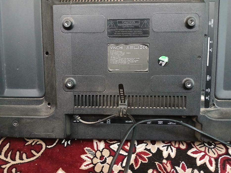 Vând televizor pentru piese