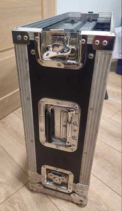 Rack 19" 4U (Lemn + Fier) pentru Amplificatoare