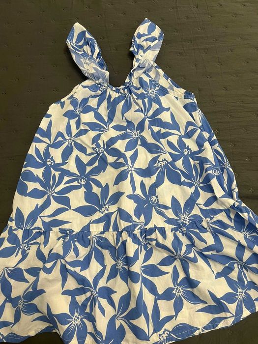 Лот от роклички за момиче 6-8г