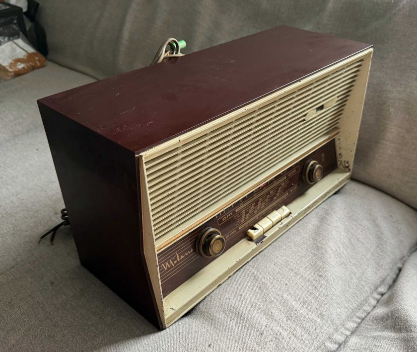 Radio vechi pe lampi Minerva Milano anii 50 60 pentru restaurare