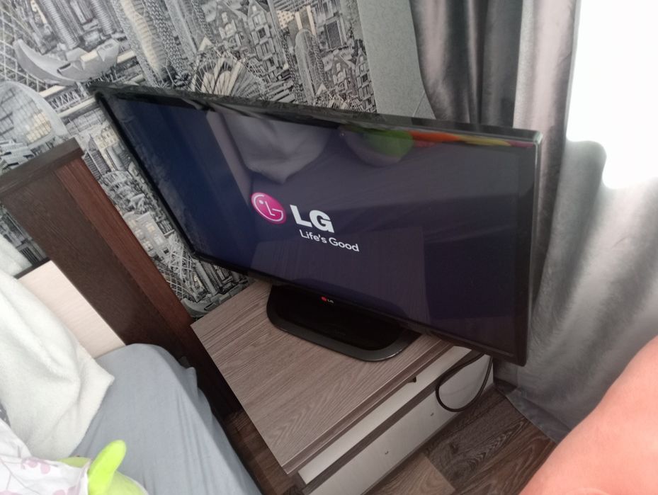 Продам телевизор