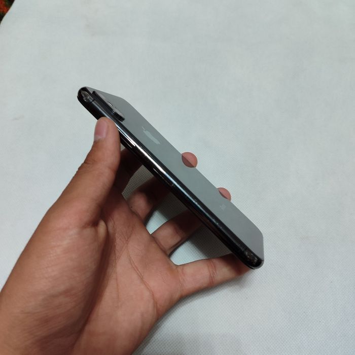 iPhone Xs Srochni sotiladi