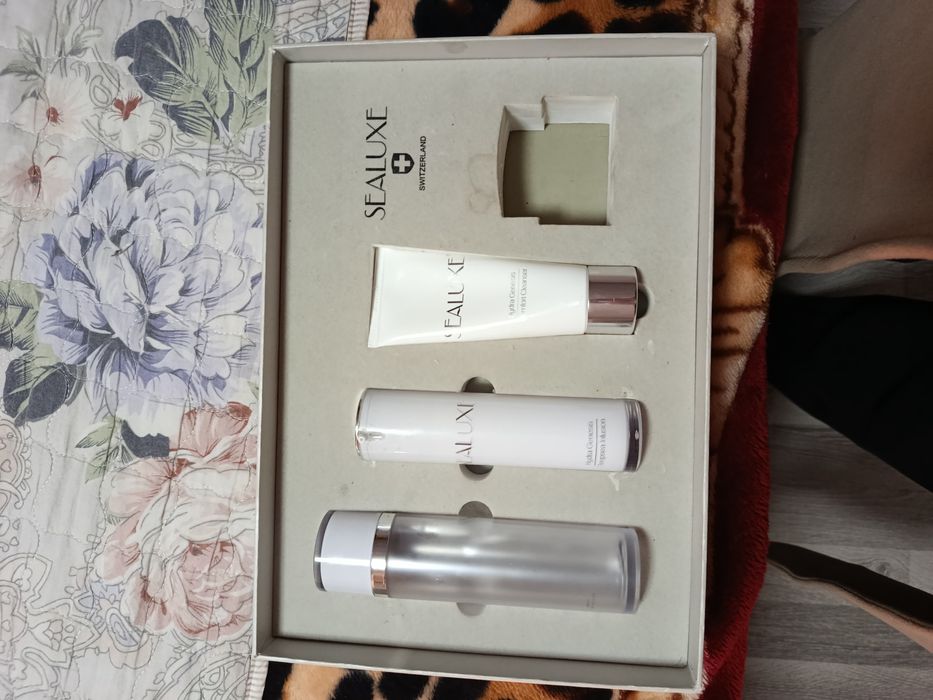 Tabiiy ekologik kosmetik nabori Greenleaf mahsuloti.