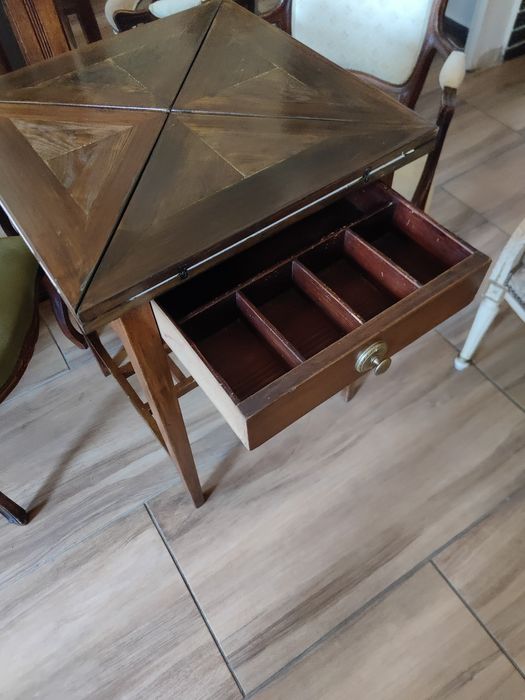 Masă de poker interbelică