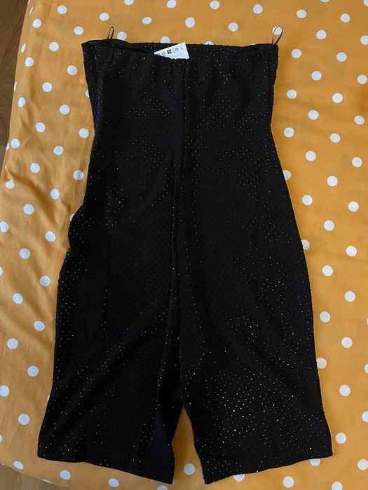 Salopeta scurta si pietre, Zara
