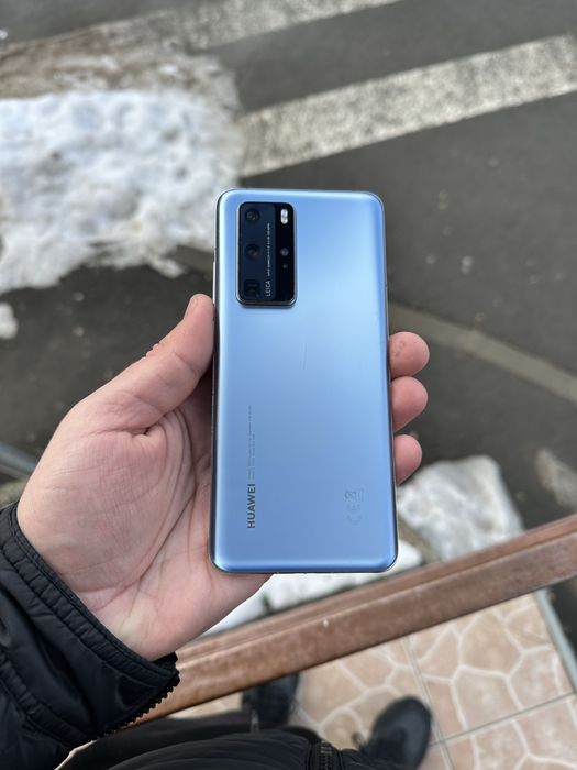 Huawei p40 pro cu displayul spart pentru piese