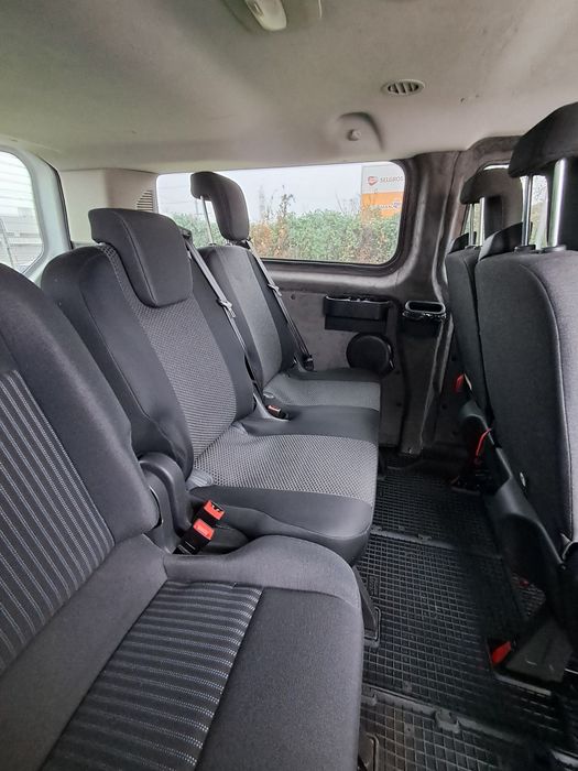 Închiriere microbuz 8+1 locuri– Stare Excelentă