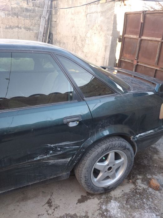 Продам Ауди 80 б4