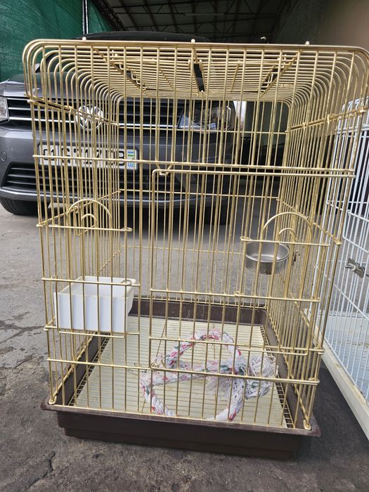 Большой клетка для Попугай. Qafas Золотисти 140 $.  белый 120$