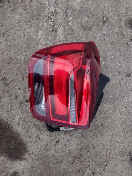 Ляв външен Стоп за BMW F20