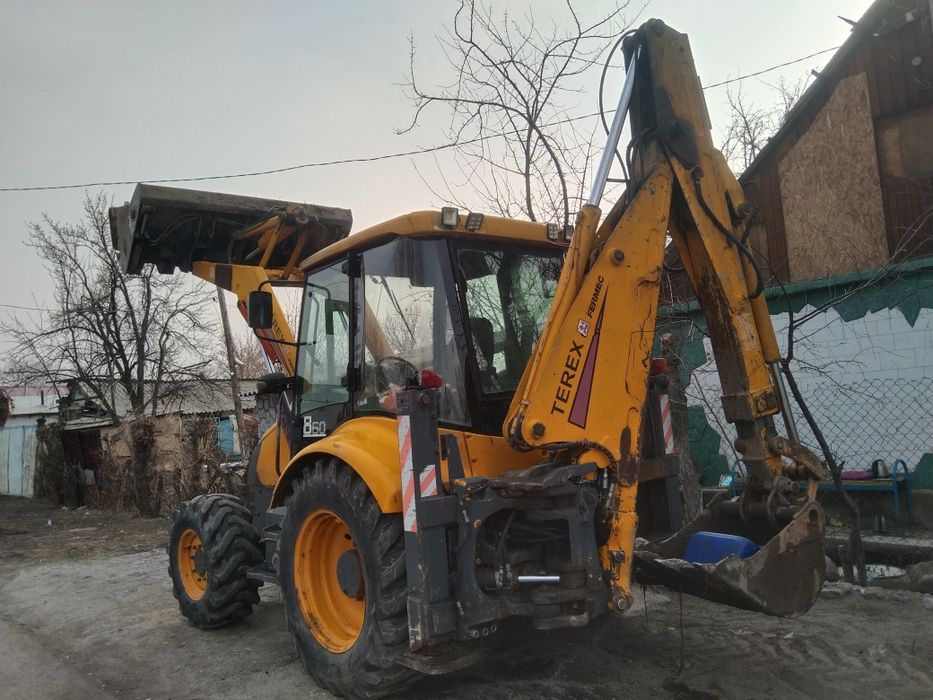 Продам Экскаваторпогрузчик