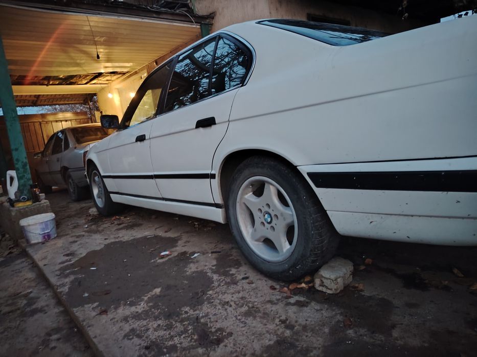 BMW E34 5 серия 2л