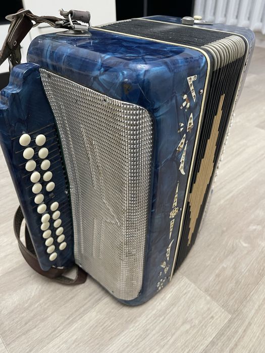 Баян старый антикварный