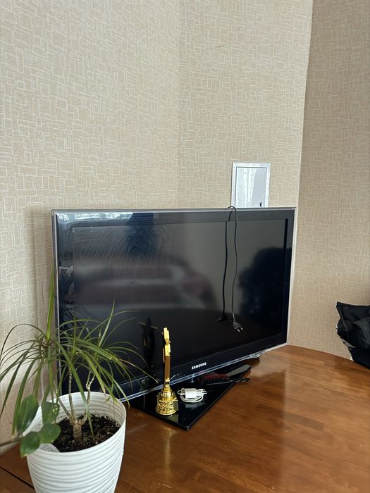 Телевизор samsung