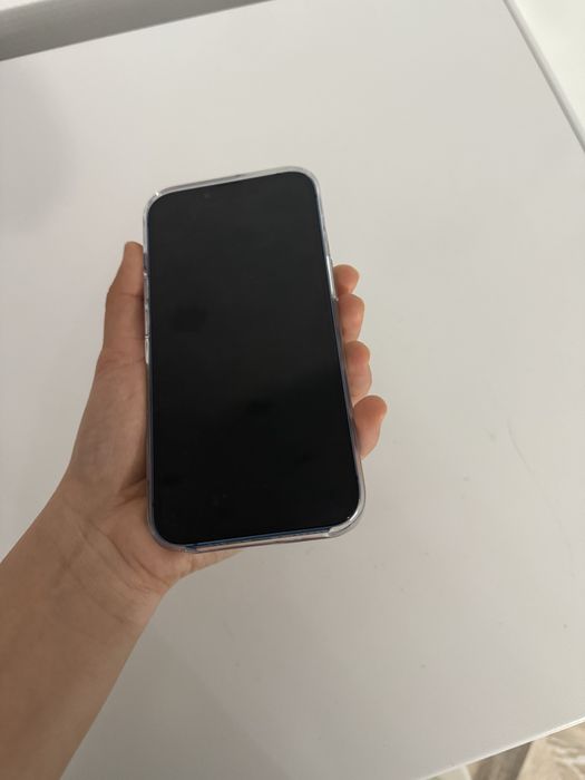 Продам айфон 13