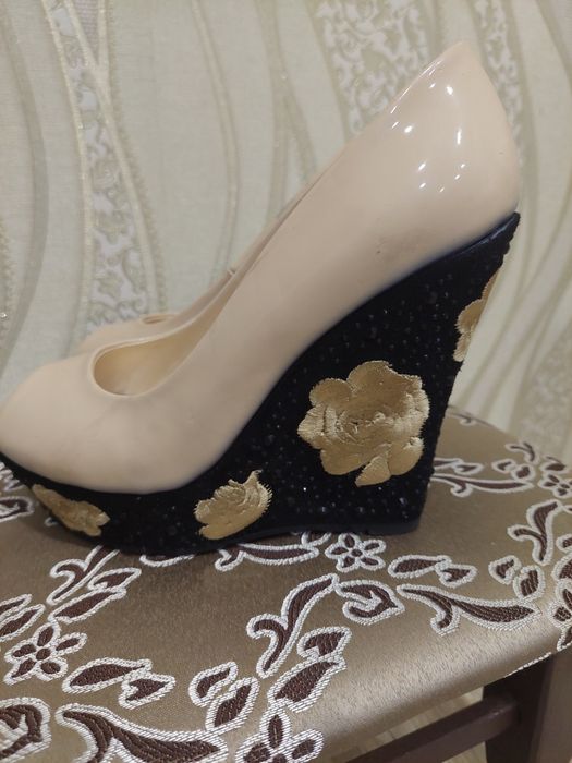 Продам Женские туфли