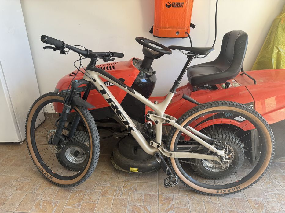 Bicicleta full suspension Trek Fuel EX 9.7