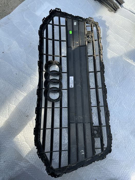 Grilă radiator audi a6.c8.4k.cod:4k0853651.